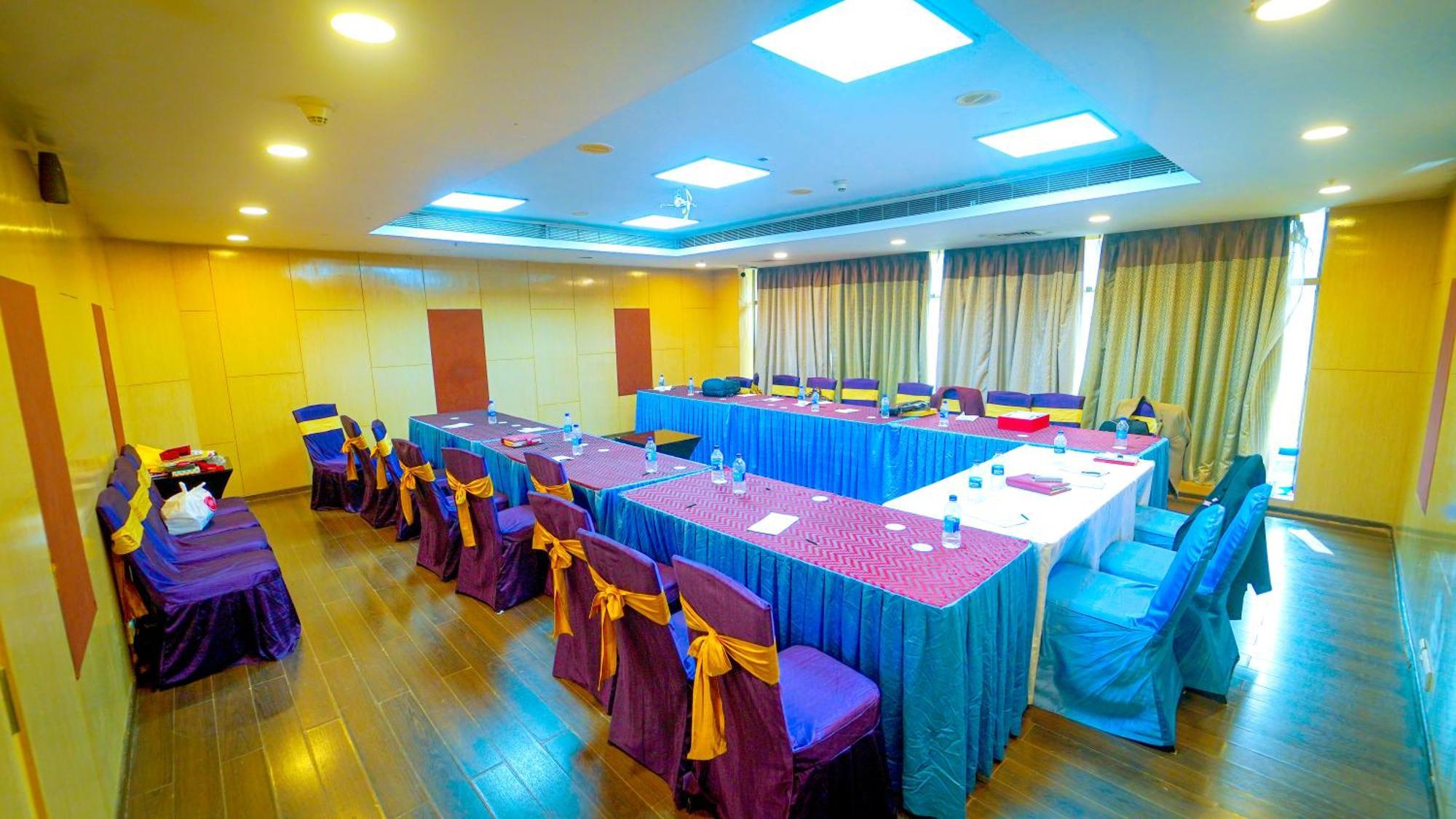 Hotel The Plaza Hyderabad Ngoại thất bức ảnh