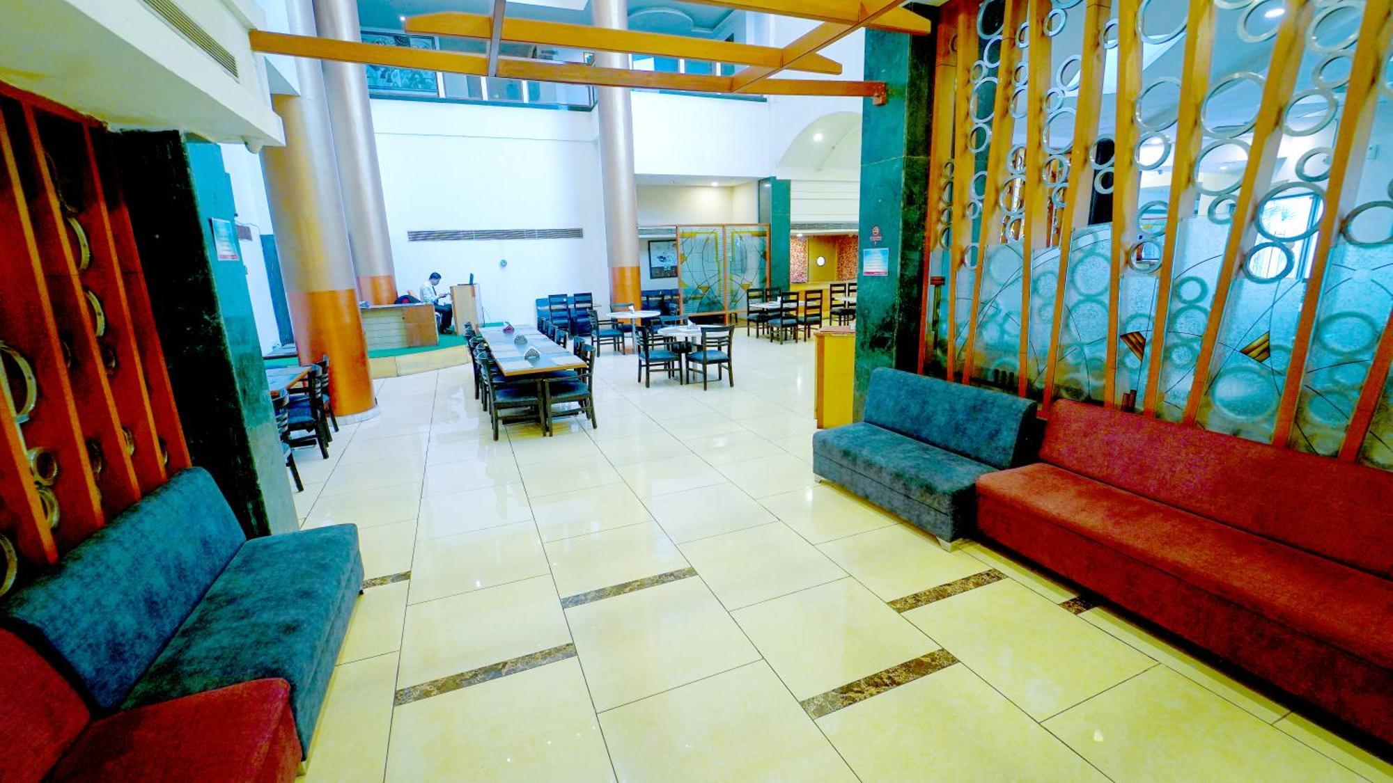 Hotel The Plaza Hyderabad Ngoại thất bức ảnh