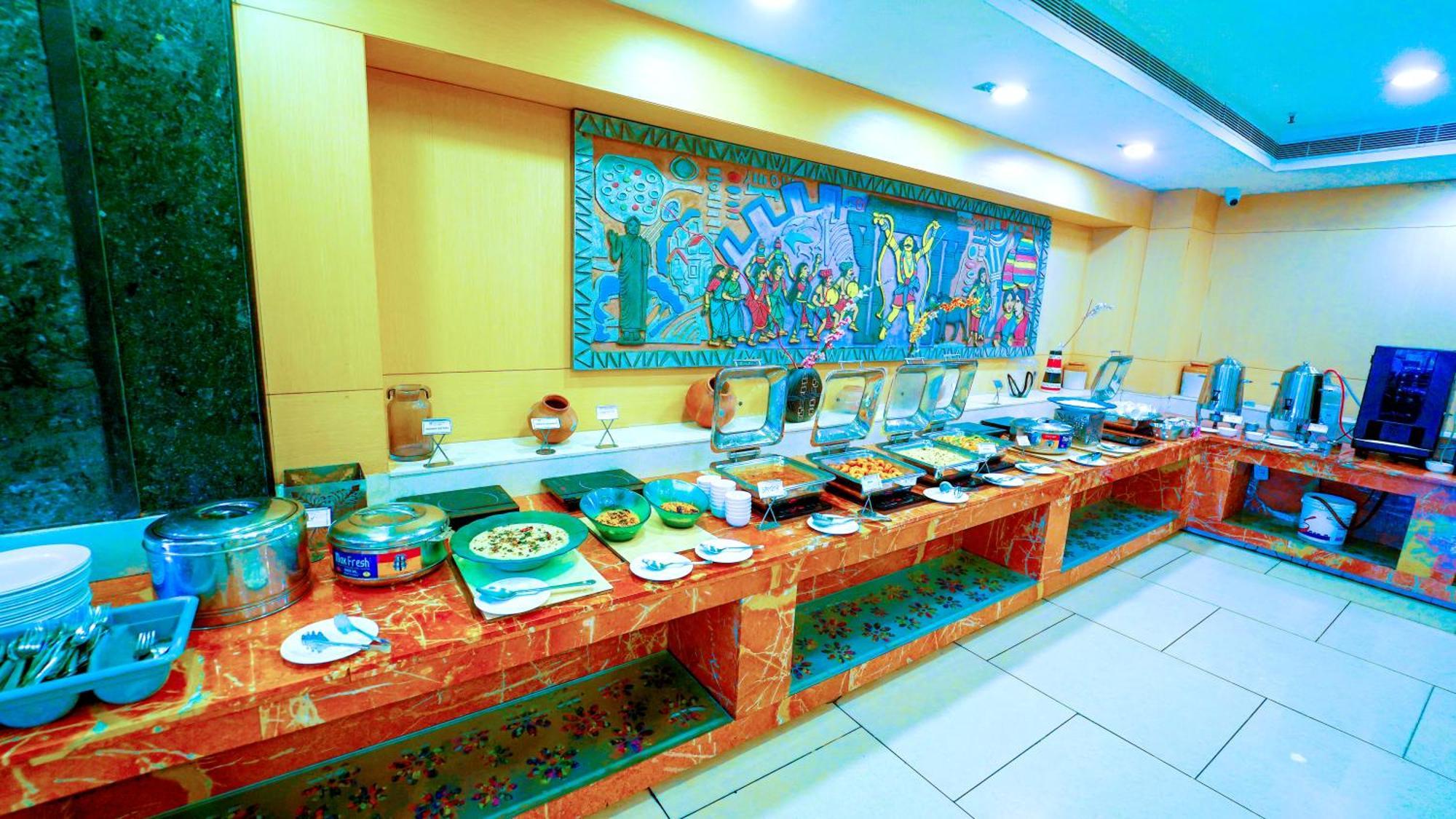 Hotel The Plaza Hyderabad Ngoại thất bức ảnh