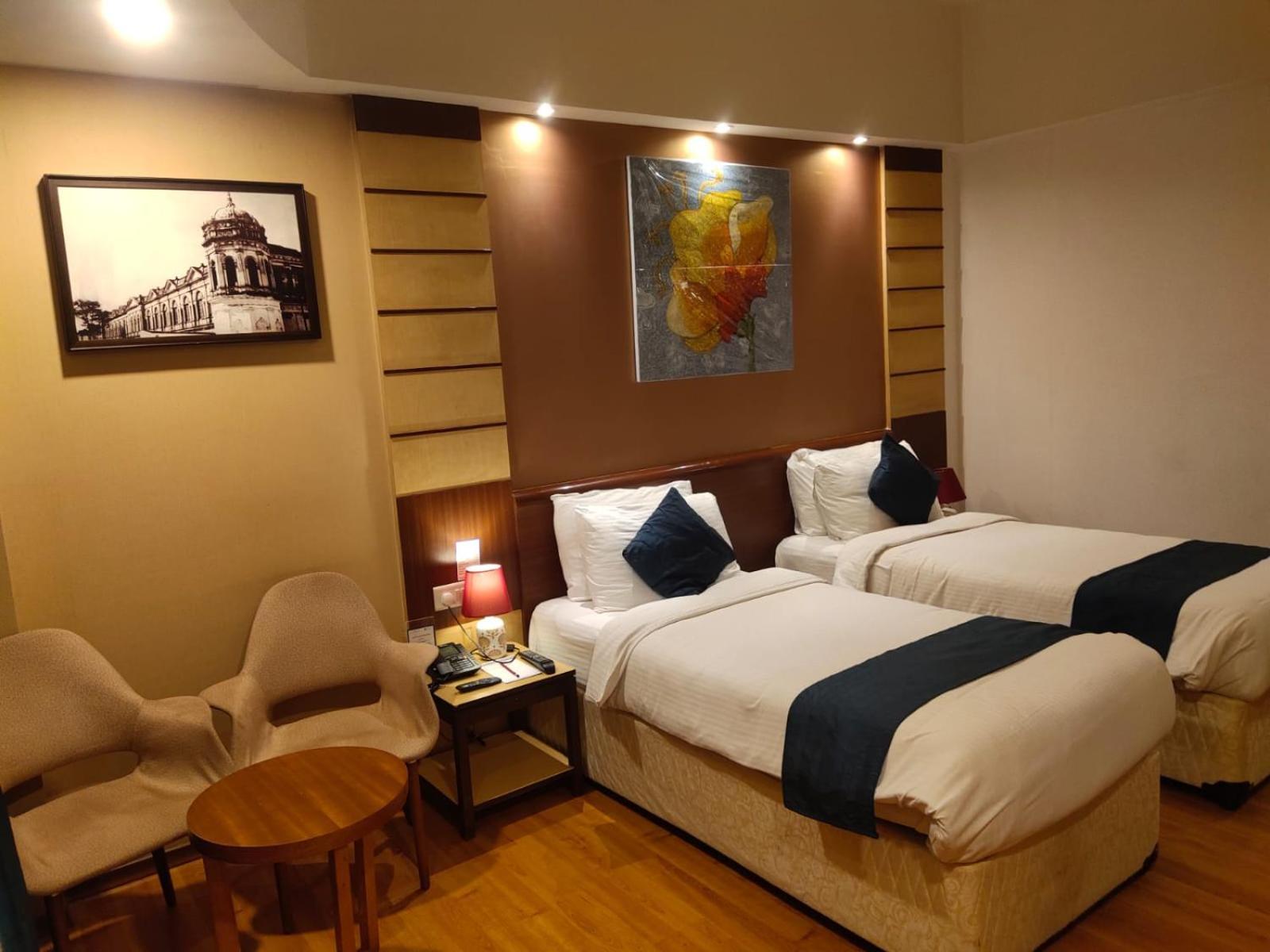 Hotel The Plaza Hyderabad Ngoại thất bức ảnh