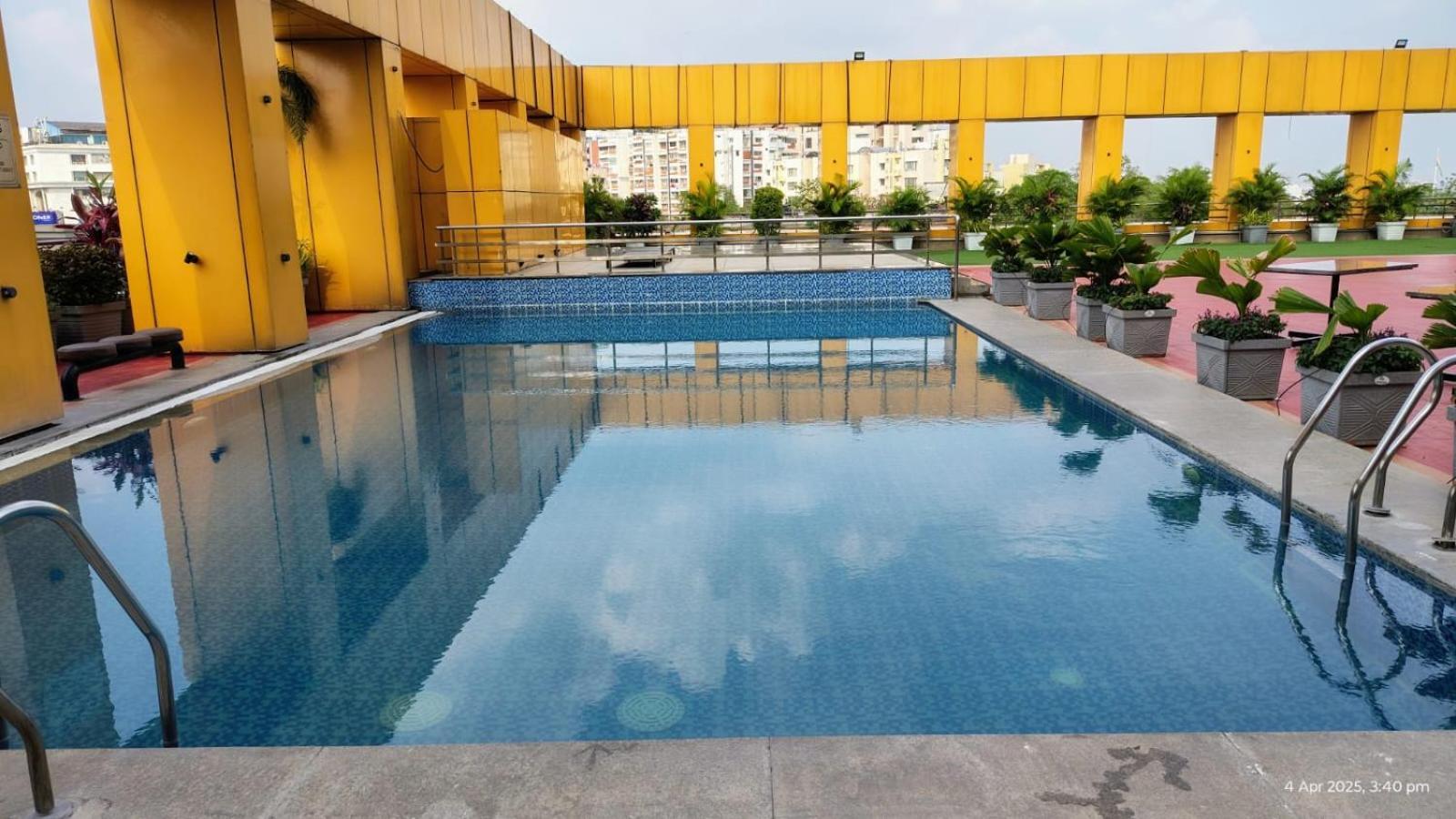Hotel The Plaza Hyderabad Ngoại thất bức ảnh