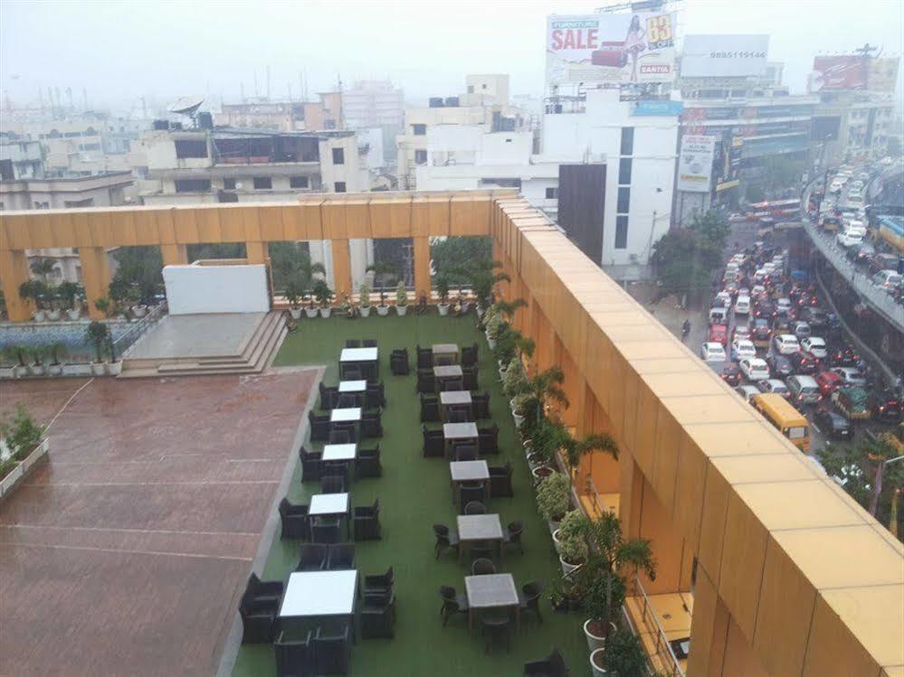 Hotel The Plaza Hyderabad Ngoại thất bức ảnh