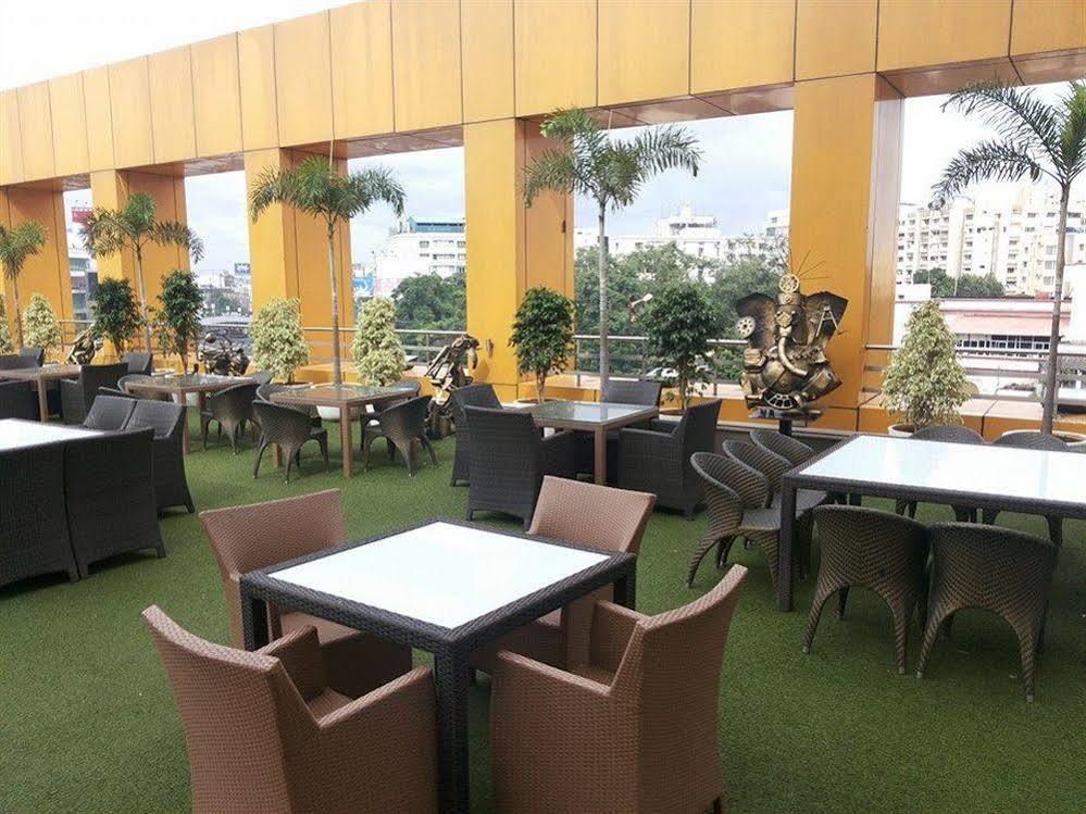Hotel The Plaza Hyderabad Ngoại thất bức ảnh