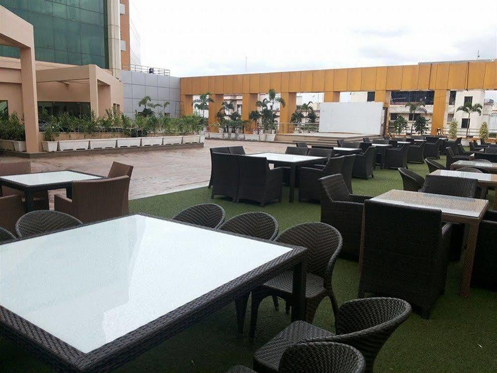 Hotel The Plaza Hyderabad Ngoại thất bức ảnh